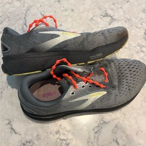 Brooks Gray Running Shoes with Red Accents